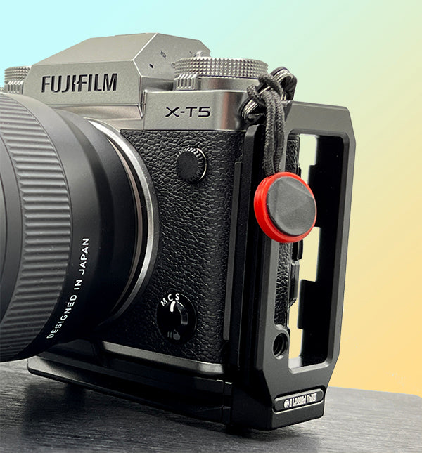 3 Legged Thing Freya L-Bracket in Darkness fitted to Fujifilm X-T5