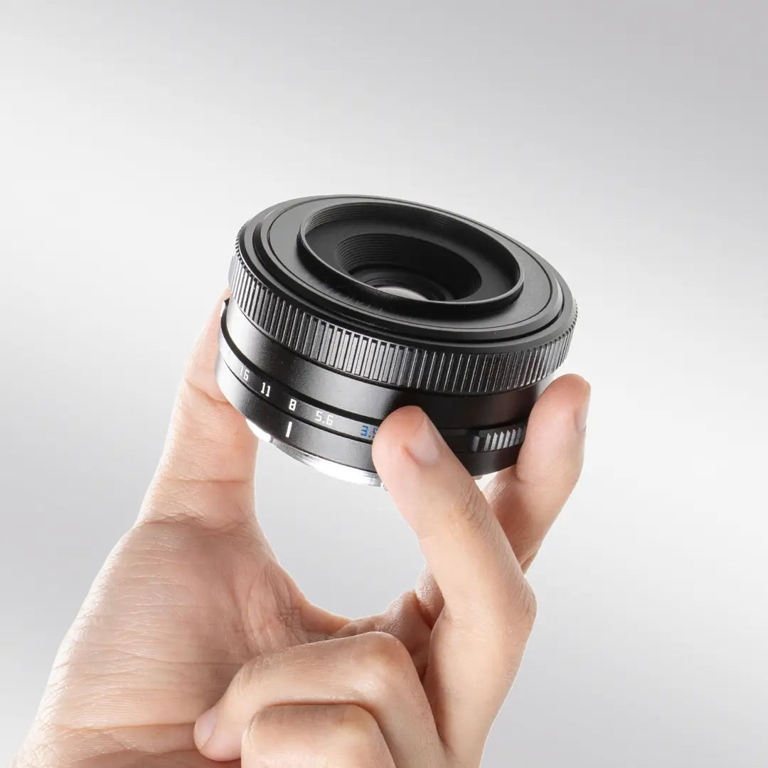 TTArtisan AF 14mm f/3.5 APS-C autofocus lens alternate view