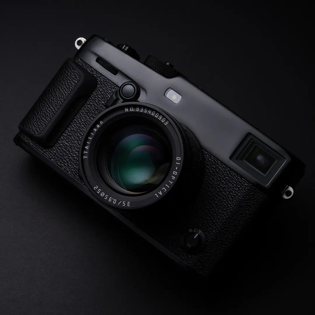 TTArtisan 35mm f/0.95 APS-C lens official image 3