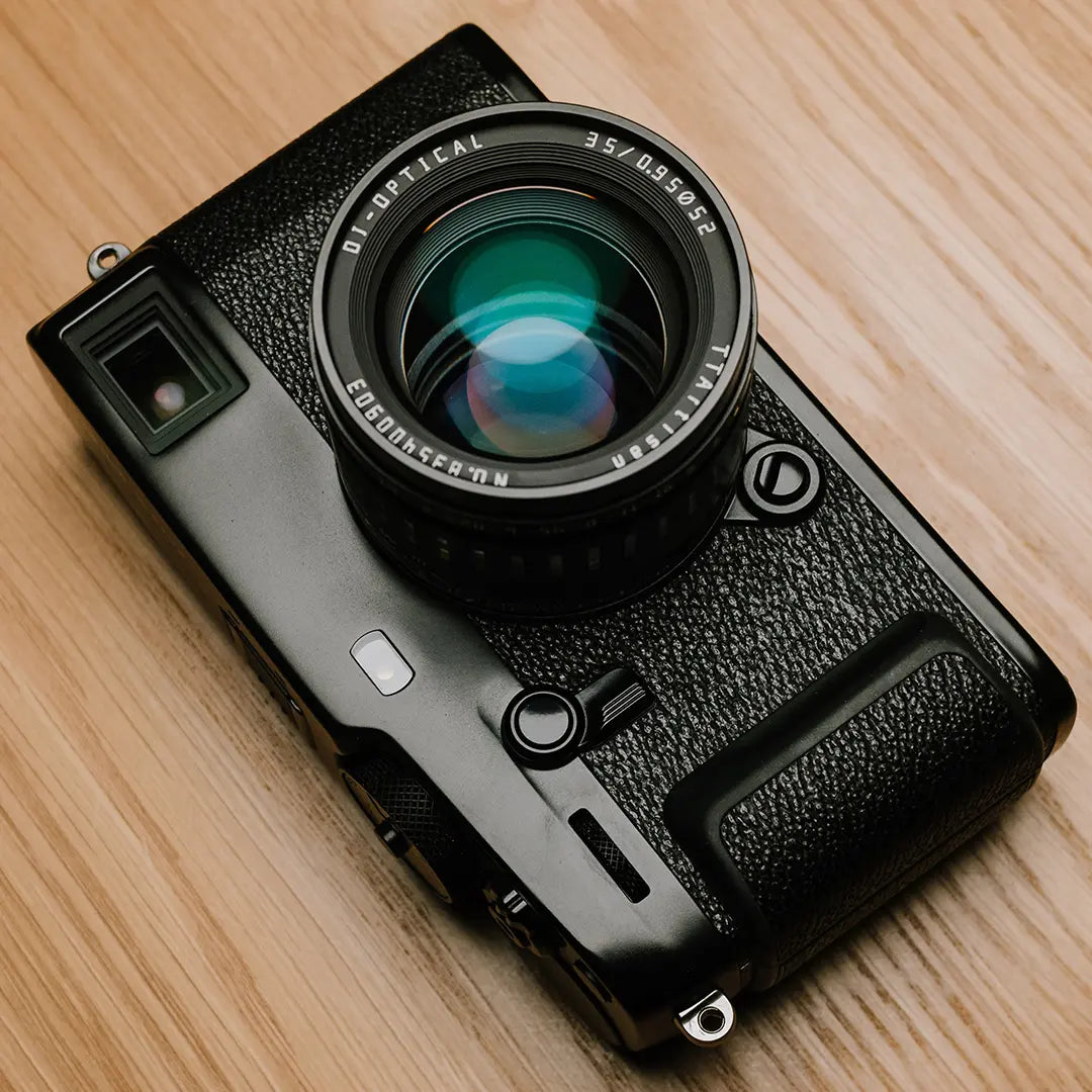 TTArtisan 35mm f/0.95 APS-C lens official image 5