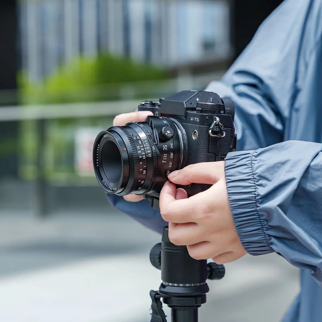 TTArtisan Tilt 35mm f/1.4 APS-C lens official image 4