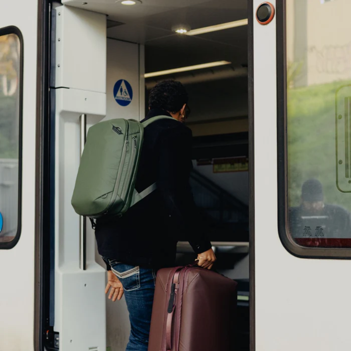Peak Design Everyday Backpack v2 Camera Backpack - 20L / Kelp | Peak Design Australia
