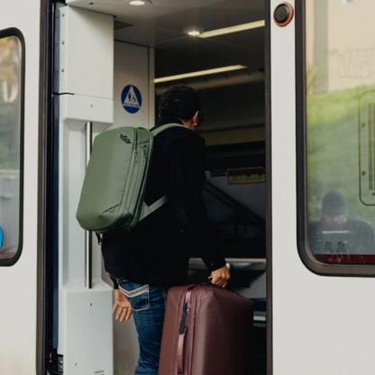 Peak Design Everyday Backpack v2 Camera Backpack - 20L / Kelp | Peak Design Australia