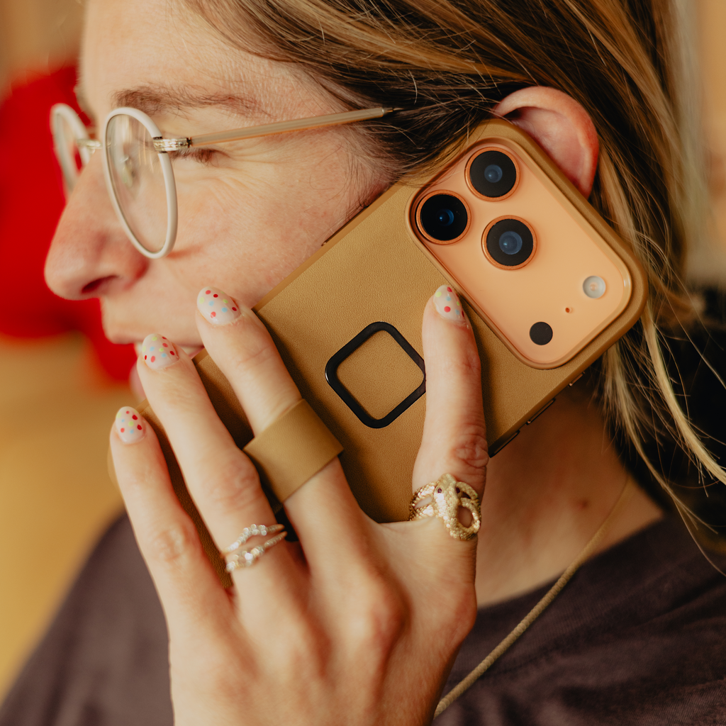 Peak Design Mobile Everyday Loop Case Tan representative