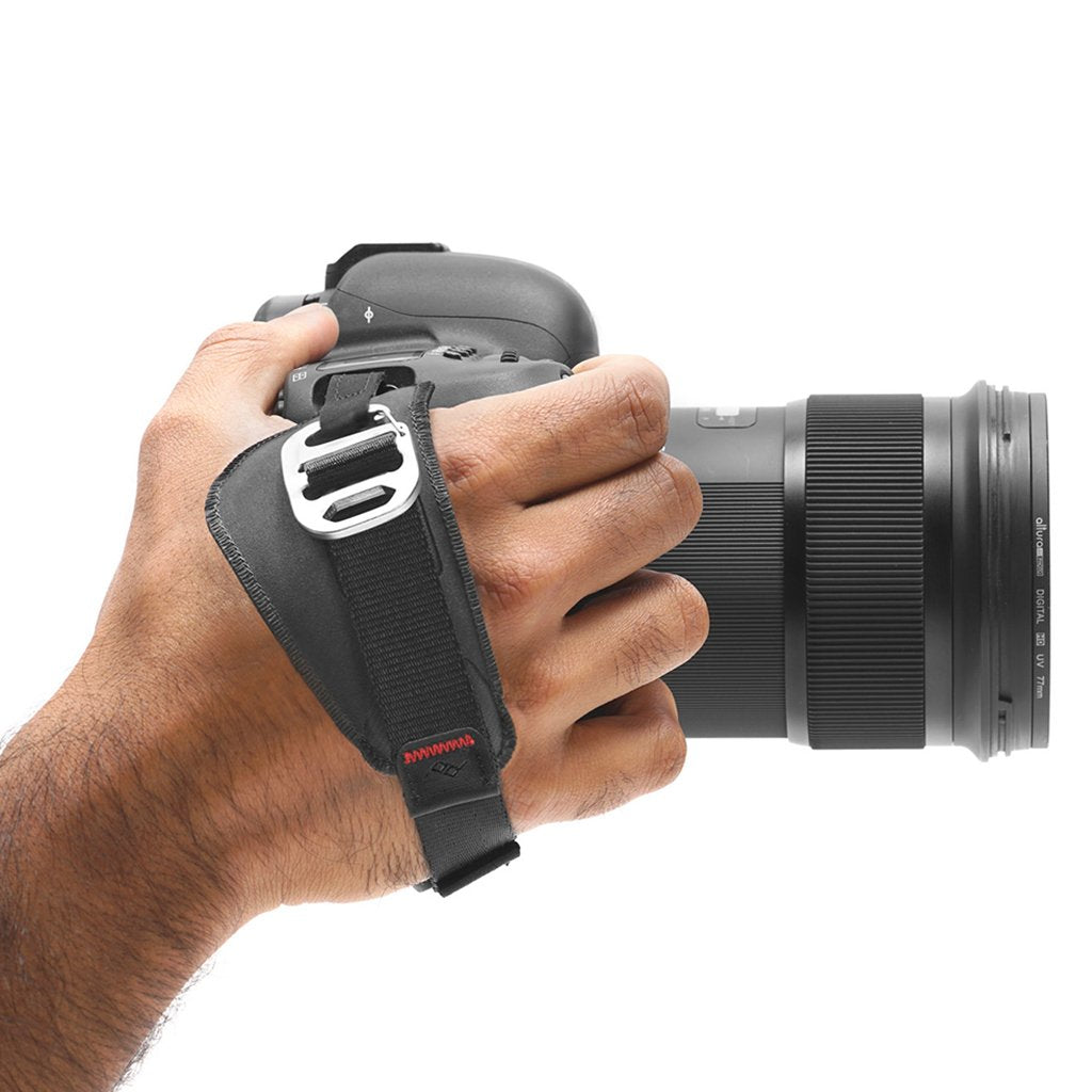 Peak Design Clutch v3 hand strap in shooting grip