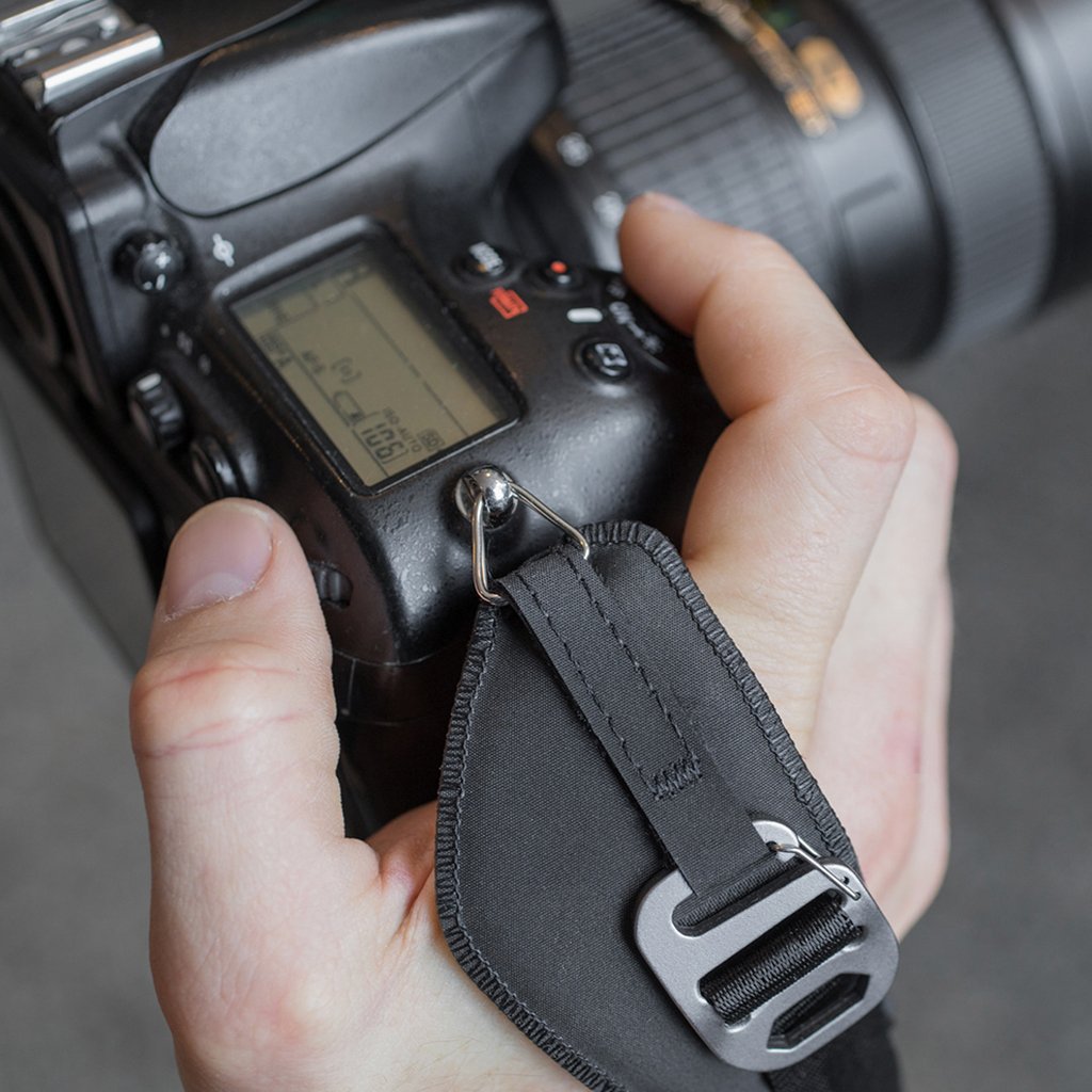 Peak Design Clutch v3 attachment and adjuster detail