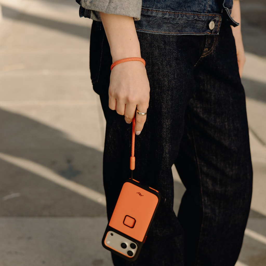 Peak Design Mobile Cuff Ibis in use with phone