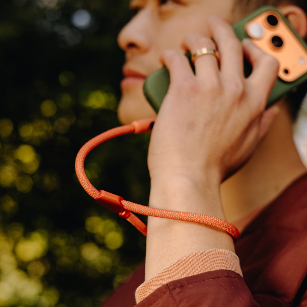 Peak Design Mobile Cuff Ibis lifestyle image