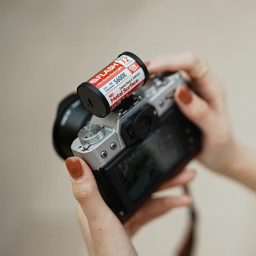 TTArtisan J01 Wireless Flash Trigger official lifestyle image