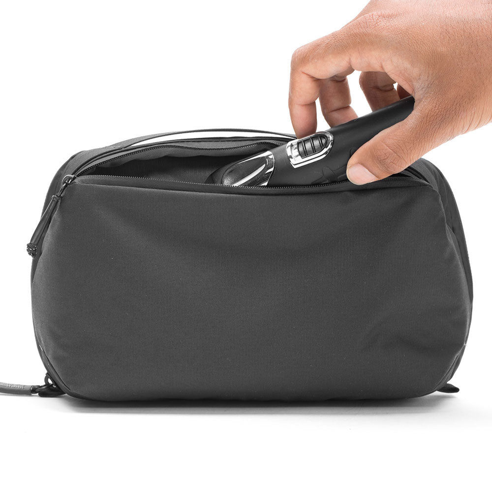 Peak Design Wash Pouch 2.5L styled photo